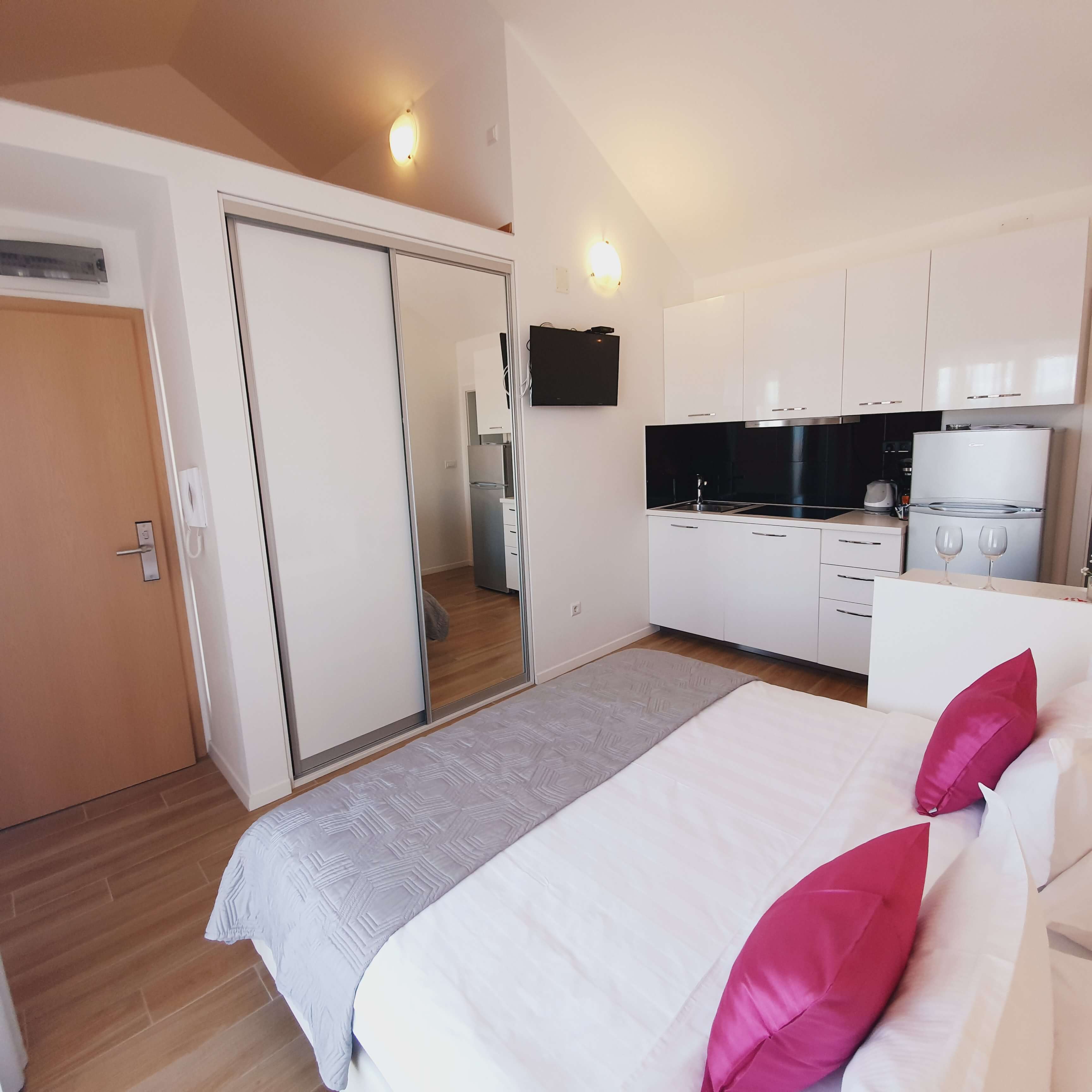 Apartmani Marti Murter